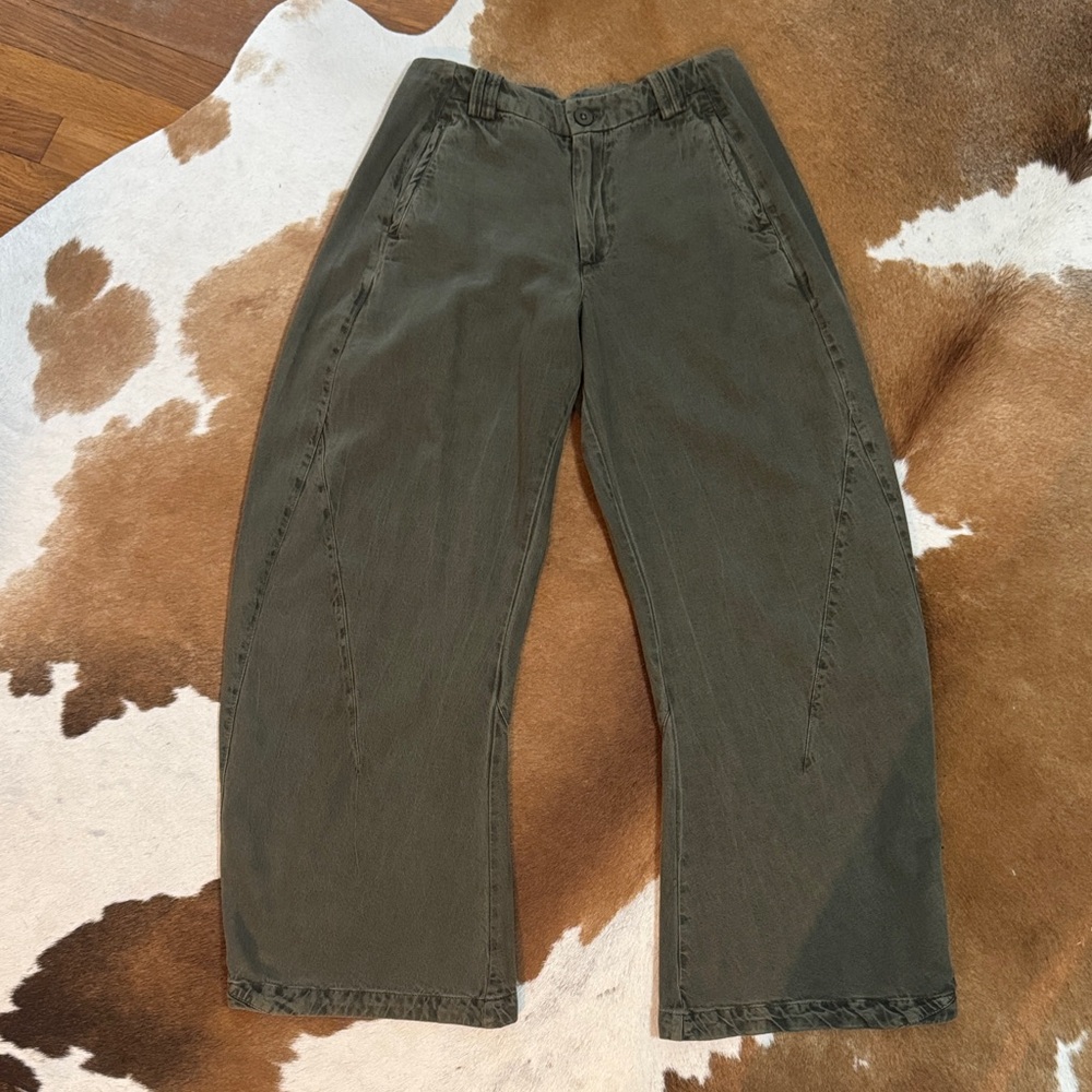 Free People Spotlight Washed Barrel Chino Trousers Dusty Olive 4
